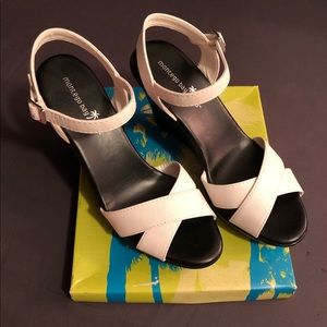 Black and White Wedges